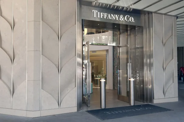 Tiffany & Co flagship store, Sydney (2018). Inspection and quality control of stone; review of fixing methodology.